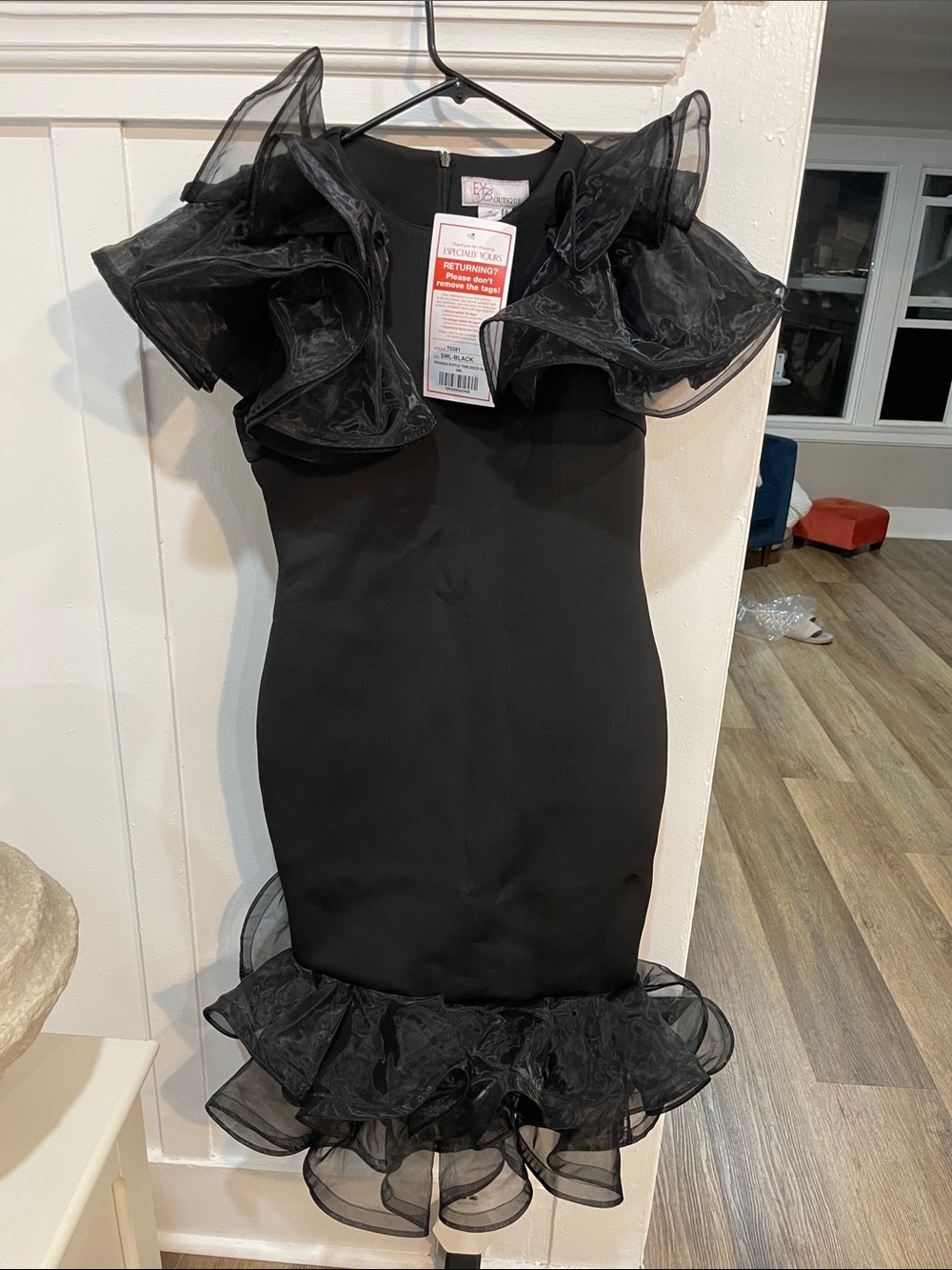 Black Medi Ruffle-Trim Bodycon Dress NWT SZ Small